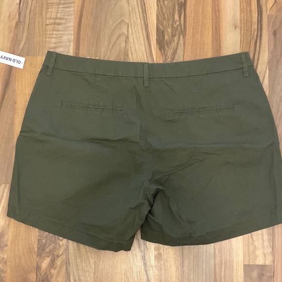 Green shorts - Picture 2 of 2